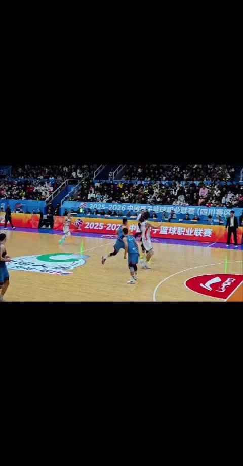 没有艾伦比赛的日子真难熬 只能翻看比赛集锦来缓解思念之情