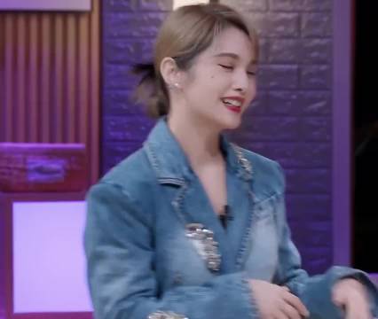 海涛看到卓晴亲吻 跑着去找沈梦辰亲亲