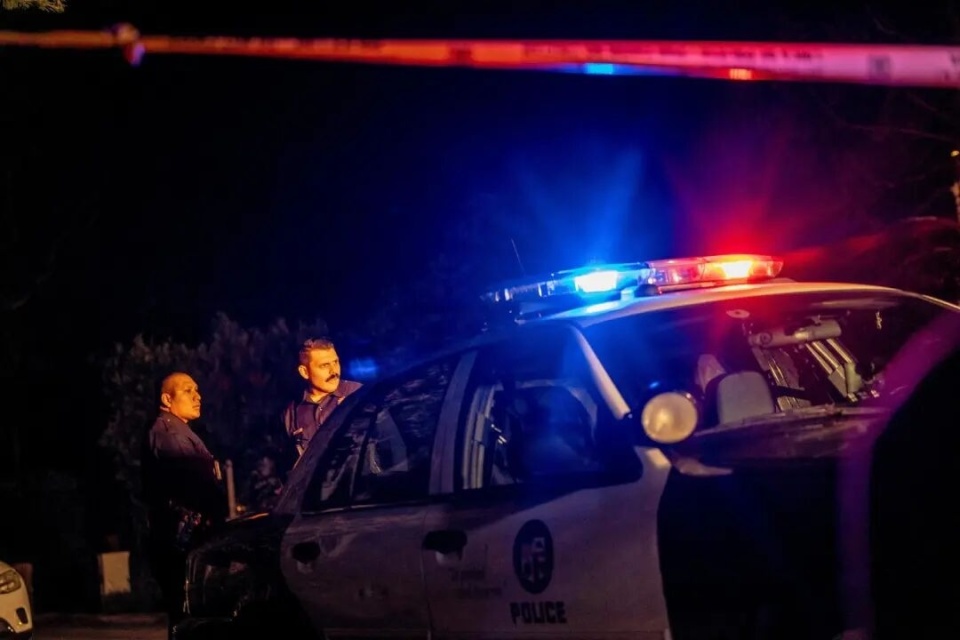 《怦然心动》导演夫妇遇害，妻子是一名摄影师，曾为特朗普拍摄《特朗普：交易的艺术》封面照，知情人：凶手是二儿子，有吸毒史