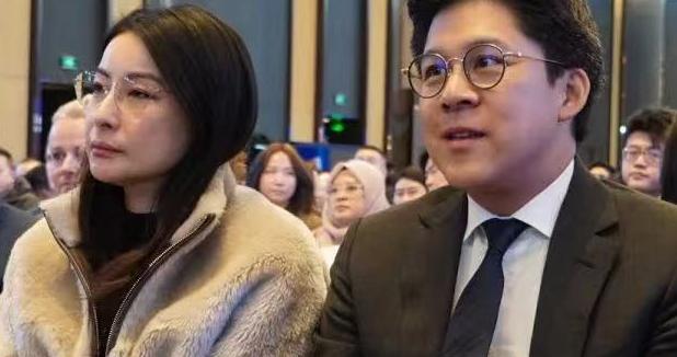 何超琼组局哈尔滨名流盛宴：谢霆锋演讲 王诗龄优雅 霍启刚晶晶恩爱