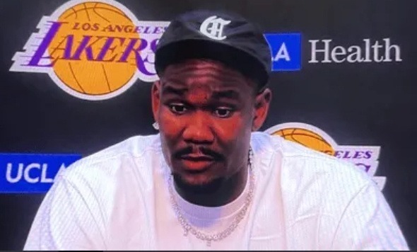 会做人！艾顿妈妈感恩节给湖人做一桌大餐，八村塁：我吃过最好吃的炸鸡！