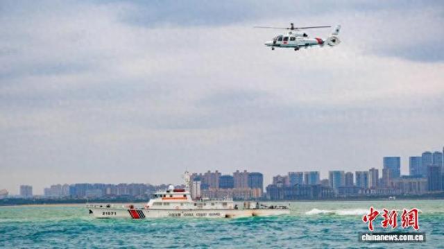12月16日,中国海警局南海分局牵头组织涉海部门开展海南自贸港“封关护港”联合执法行动。 (中国海警局供图)