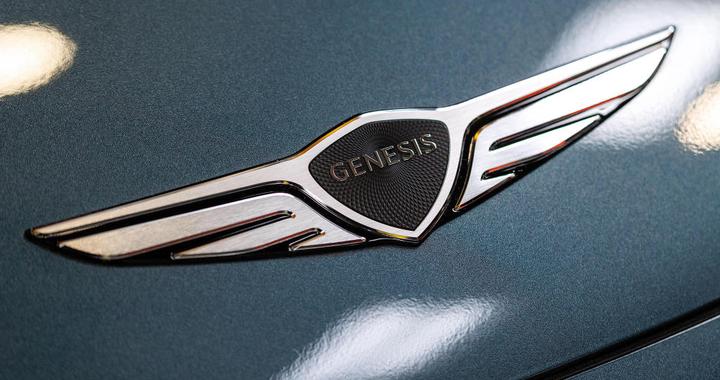 挡风玻璃顶部装饰条粘合强度不足，捷尼赛思在华召回299辆进口纯电GV60汽车