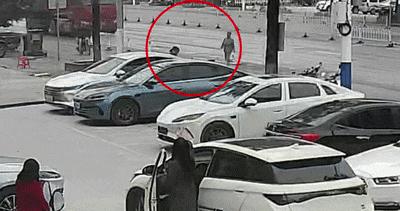 广西14岁少年骑摩托撞人弃车逃逸，全责！家长赔了1.2万元