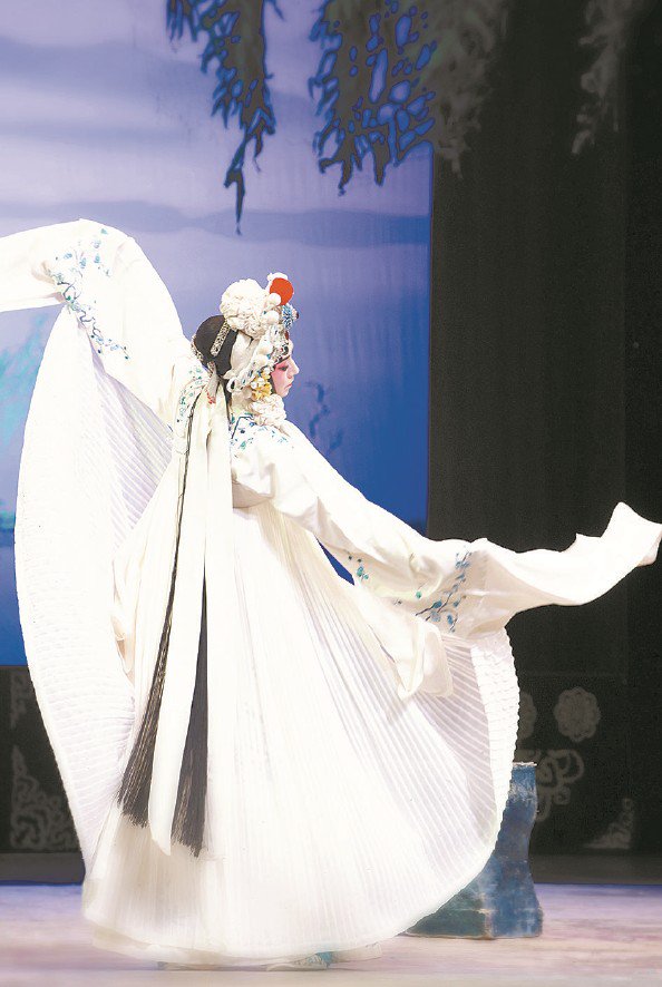 依依向梅令观众依依不舍