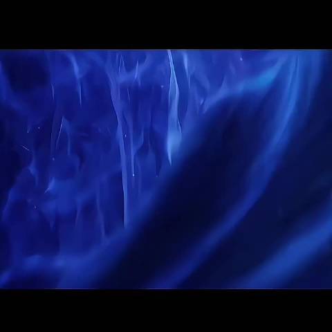 姑姑好像知道自己很美！