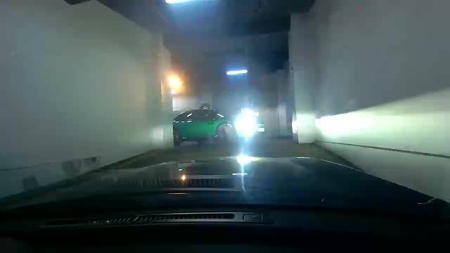 就这样，视频车的司机还敢下车？