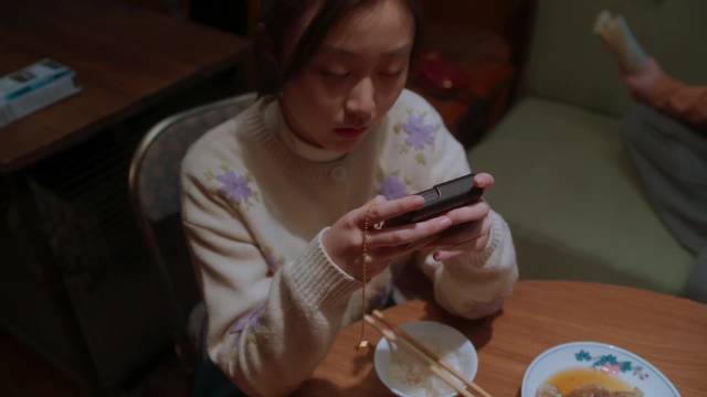 今天抓犯人，明天哄孩子，王佳佳用实力告诉你：什么叫演什么像什么！