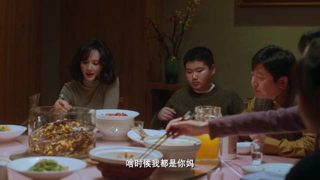 王佳佳切换女警舅妈角色演技获赞