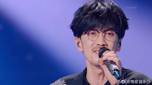 周传雄王源跨世纪对唱！一首《推开世界的门》，治愈心灵！