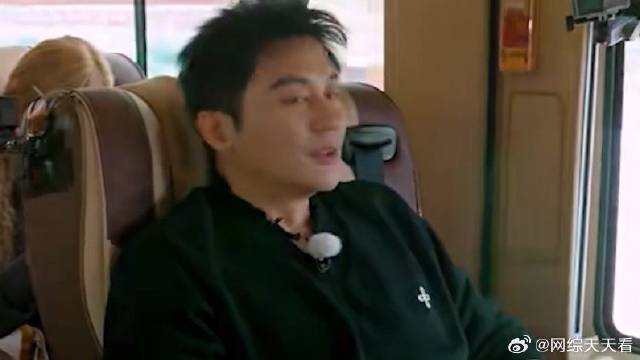 李晨对姚译添太陌生 口头禅都记不住，难怪会被众人孤立！