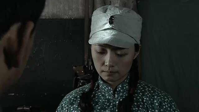 亮剑：李云龙搂秀芹后又拖着不娶，把赵刚气得跳脚，拿皮带要抽他