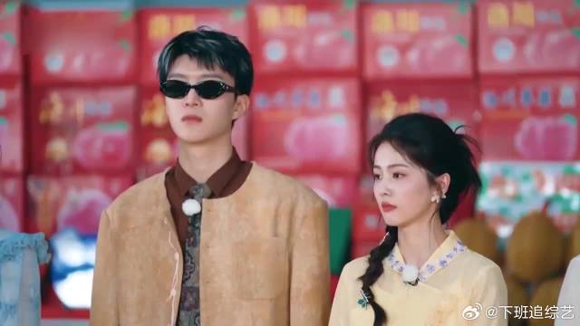 周深跟张真源抢位置，郑恺开启护弟模式，公主抱请走周深