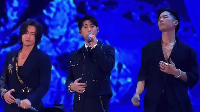 F4 上海演唱会！发现吴建豪越来越有魅力了， |总觉得不完美，少了一个