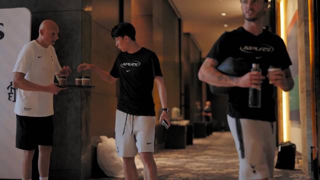 孙兴慜告别热刺失声痛哭，独坐更衣室沉思未来