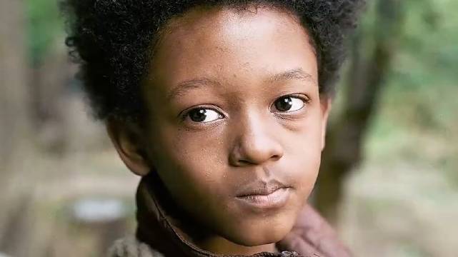 怪奇物语团队制作，哈利贝瑞主演的高分惊悚电影《千万别松手》