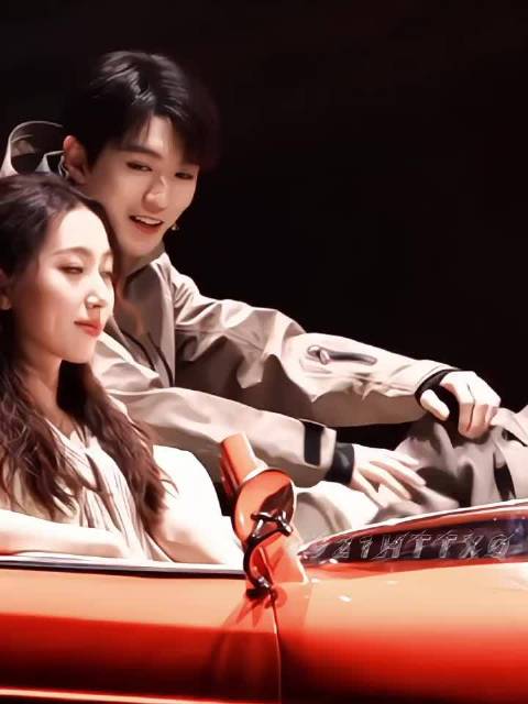 王俊凯首演话剧展现多面演技