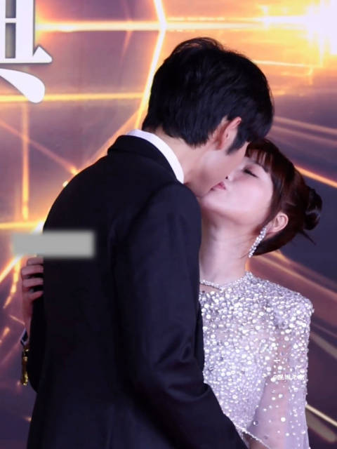 44岁金莎与小20岁男友孙丞潇恋爱甜蜜