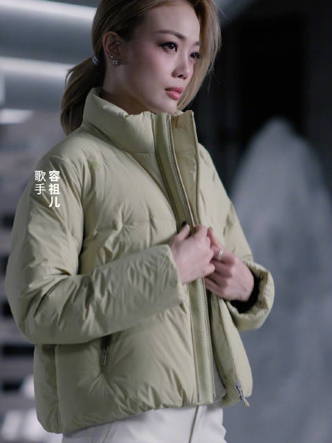 容祖儿化身雪境探索者亮相未来之城