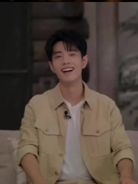 肖战直播遇土味告白瞬间脸红，弹幕沸腾