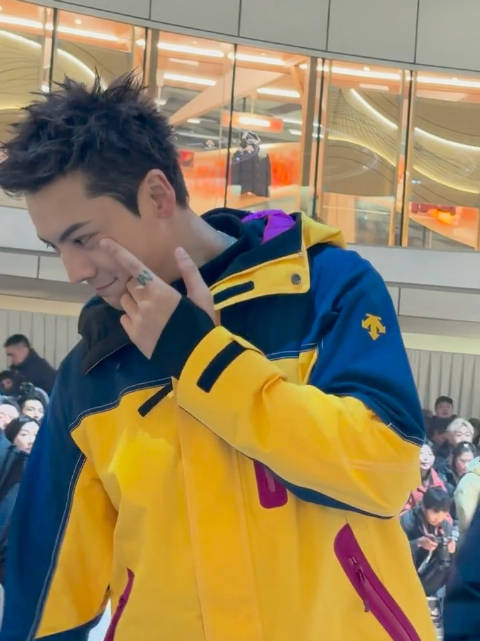 握手都这么可可爱爱