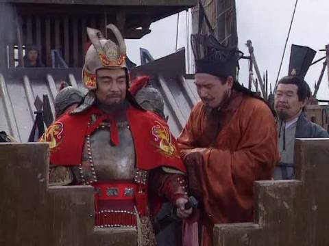 曹操自信东风不至，仲德忧火攻风险，亮观之，天时可变，风转向必助火攻成