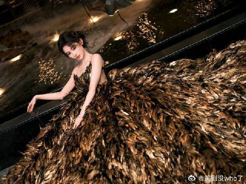 “一步一个脚印，走着走着我们就长大了……”