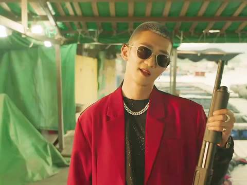 du枭儿子被同行抓住注射du品，复活后展开报复