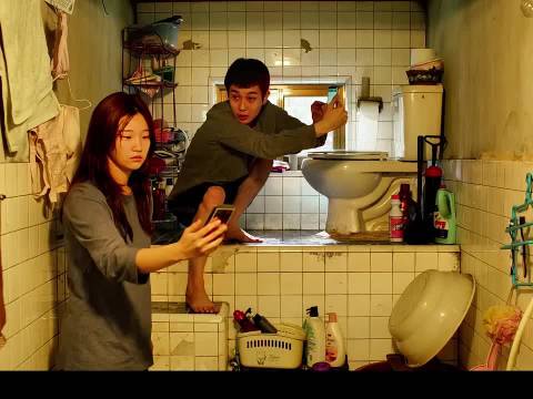 一家四口全是骗子，寄生虫在富人家里蹭吃蹭喝