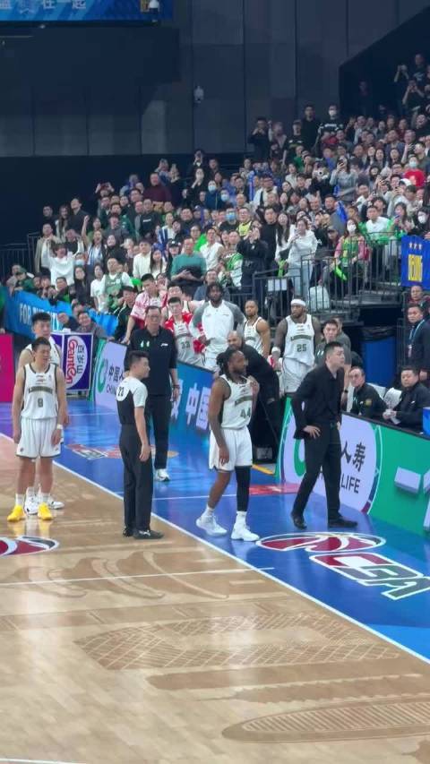 杨鸣教练连吃两T被驱逐 ，大家觉得本场京辽大战判罚合理吗？