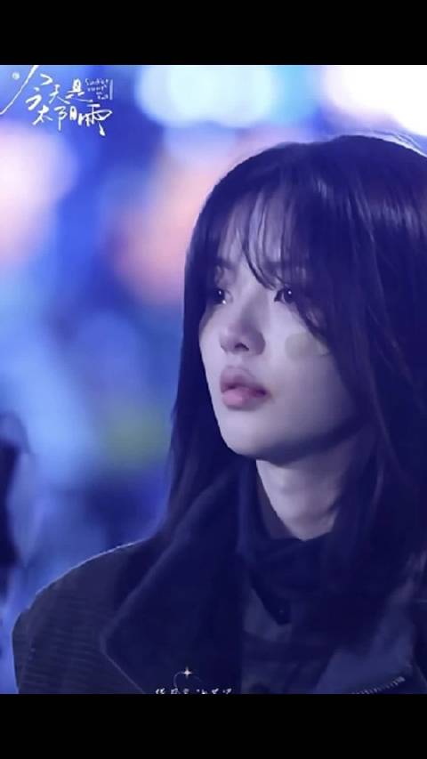 杨超越新剧短发造型曝光，哭戏感染力强