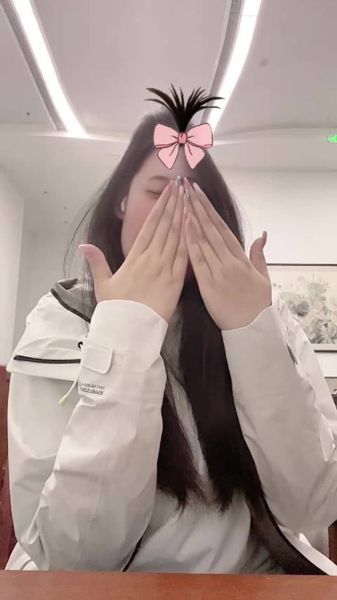 陈伟霆粉丝不满迪桑特官博区别对待代言人