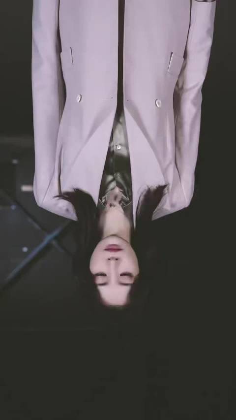 隆妮新剧演律师引期待