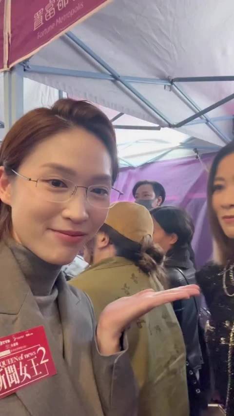 《新闻女王2》，佘诗曼和蒋祖曼，磕到了