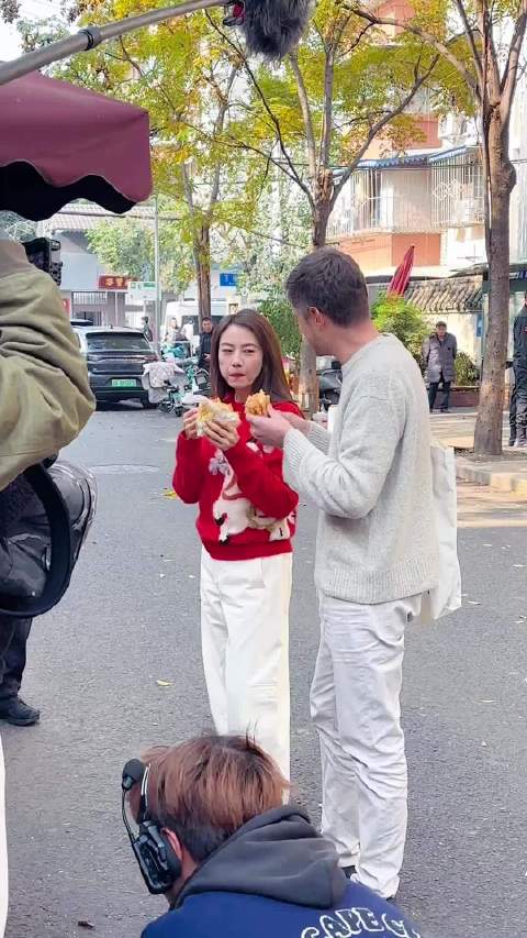 这二天高圆圆替身 综艺光替是不是真的！第一次听说，但是姐姐这年龄真的美！