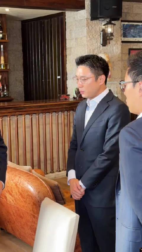 董老厮陪霍启山出席粤港澳大湾区帆船赛及强基计划开训