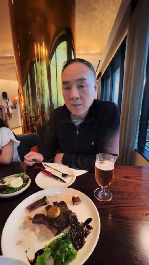 电视剧《亮剑》里面丁伟丁团长，最近也移民了，地点是在新西兰