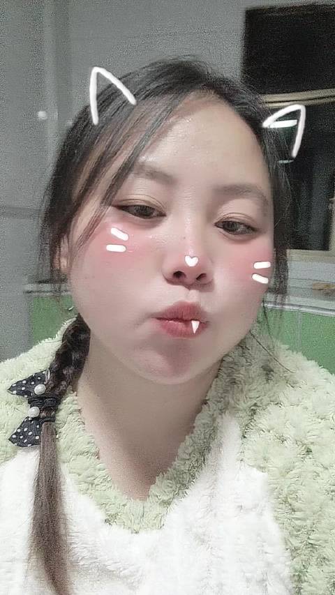 我好可爱哈哈哈，王源你有没有喜欢上有我呀，你肯定喜欢我，还不承认