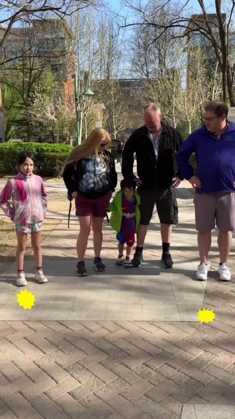 张踩铃谈中外文化差异，解析外国人腿不冷原因