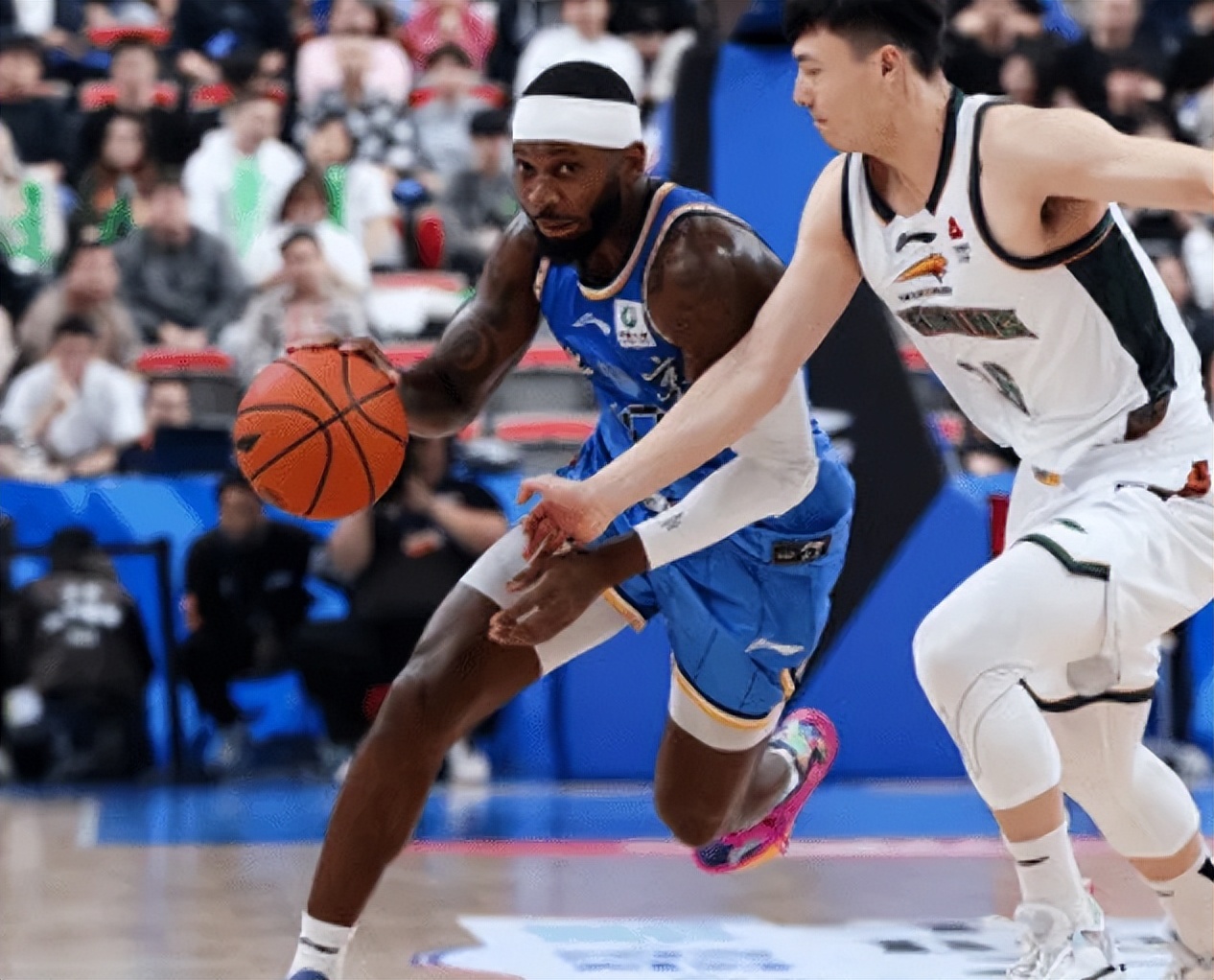 CBA焦点战：北京首钢末节发力94-81力克辽宁本钢，杰曼暴走范子铭低迷