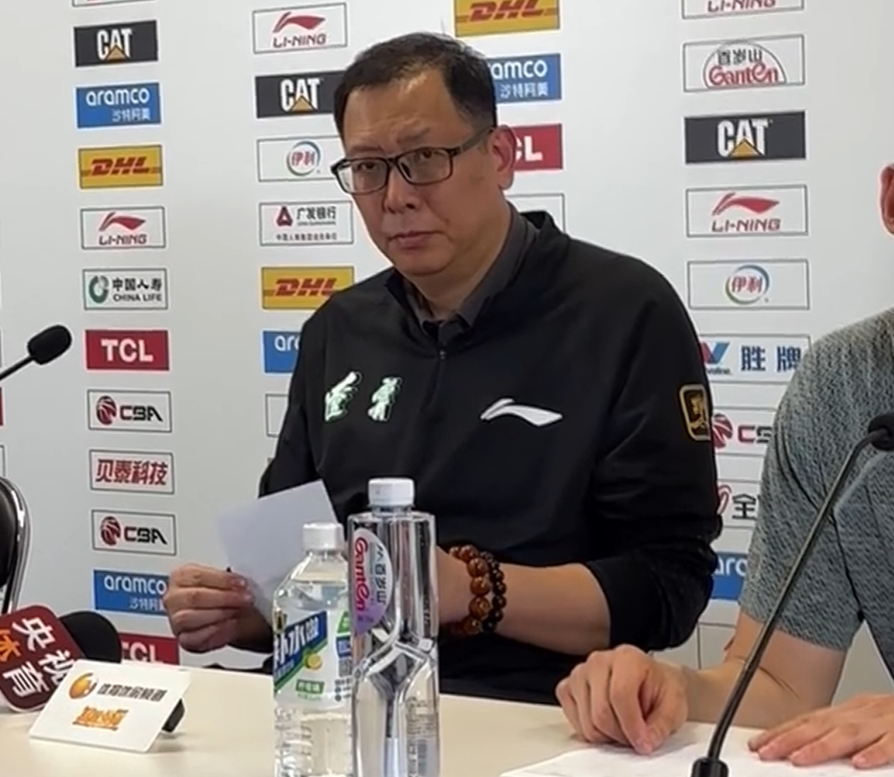 CBA常规赛：北京首钢94-81力克辽宁本钢，吴乃群回应争议判罚，付豪致谢球迷