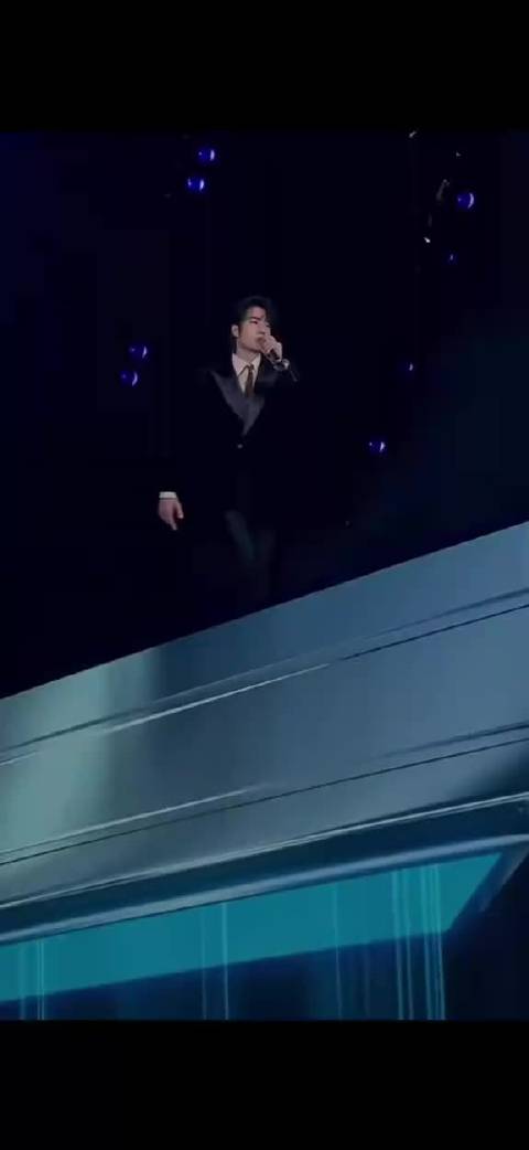 王一博的rap太燃了，好喜欢 wyb