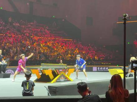 林诗栋的压轴一球简直惊艳，全场瞬间沸腾，气氛燃至顶点