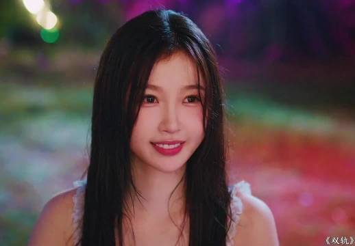 男女主偷偷谈恋爱，真的太甜蜜了！虞书欣 何与 费启鸣 双轨