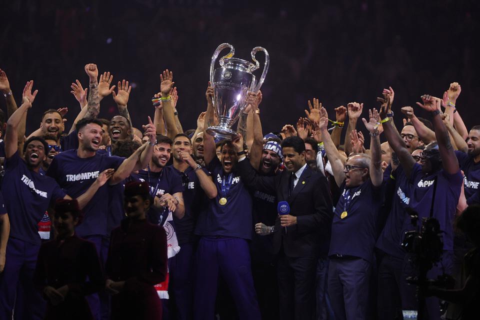 FIFA公布年度最佳阵：大巴黎6人！姆巴佩无缘+皇马1人入选引争议