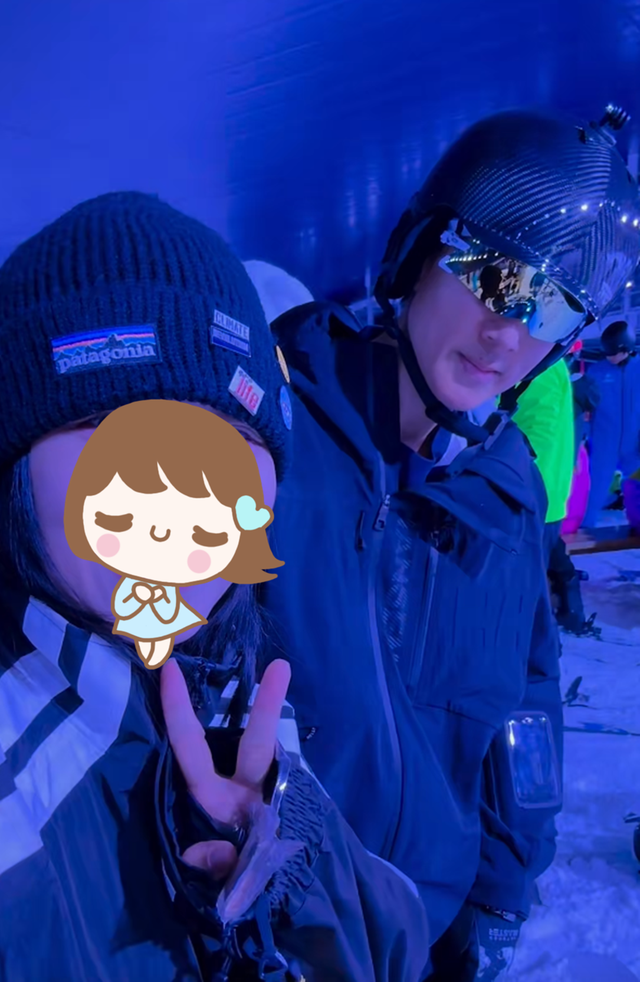 Jasper跟吴尊一家滑雪，父母不在身边表现好乖，才12岁个头像大人