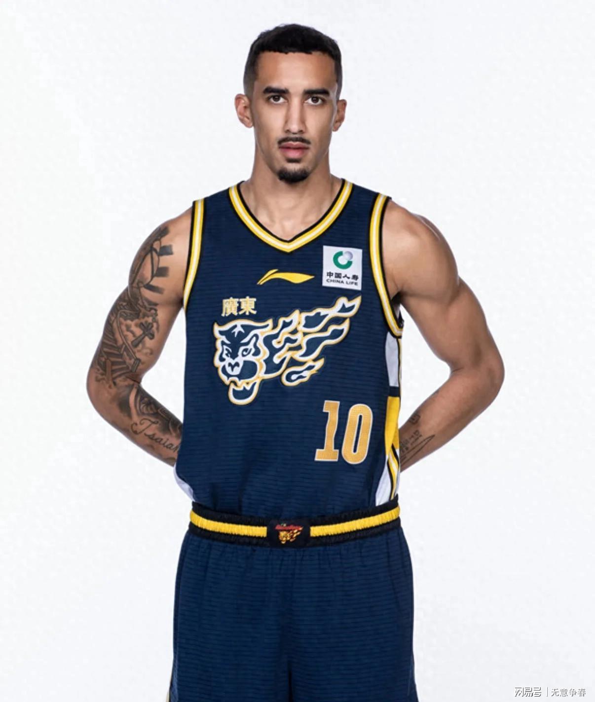 广东男篮险胜浙江，收获两大惊喜，杜锋指出球队的三个问题！