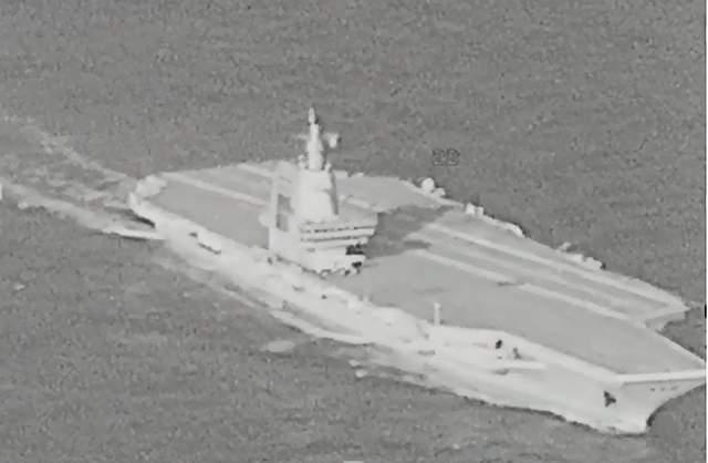 日本有人要强登钓鱼岛插地标，福建舰编队北上，王毅对日“亮剑”