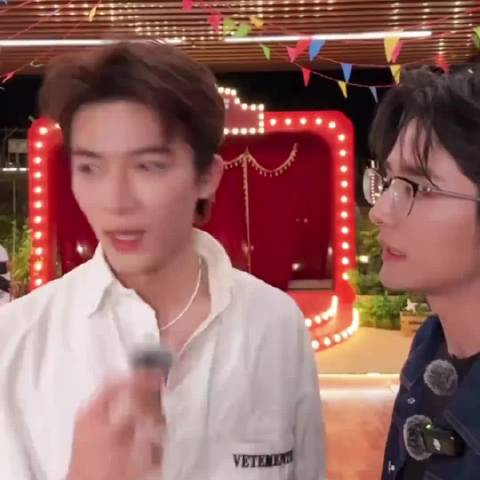 你想我们俩是桃花坞公认的你们俩cp"