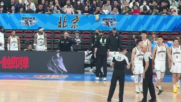 建议CBA增加“主帅认错人”集锦，这段必须放在榜首！